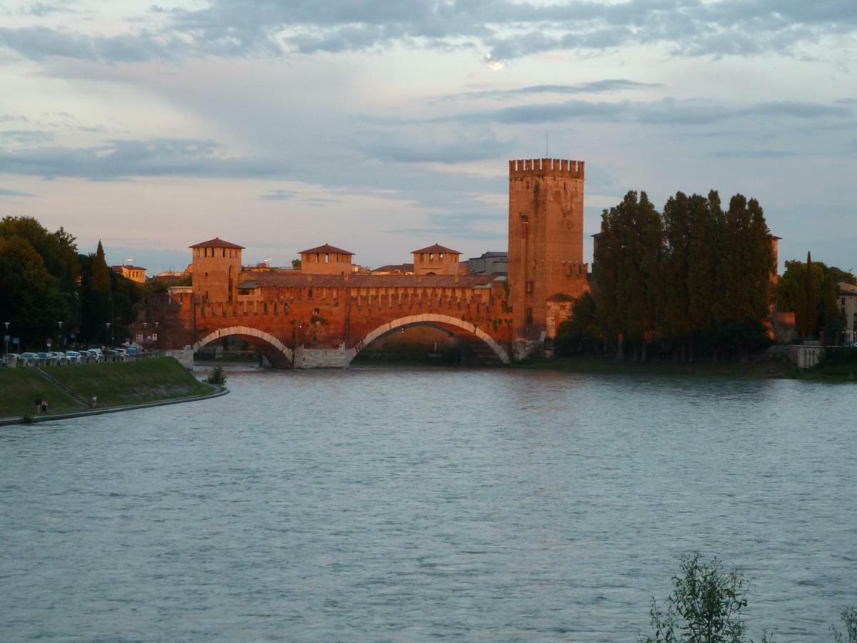 Apartamento Casa Archi - Vista Sul Fiume Verona Exterior foto